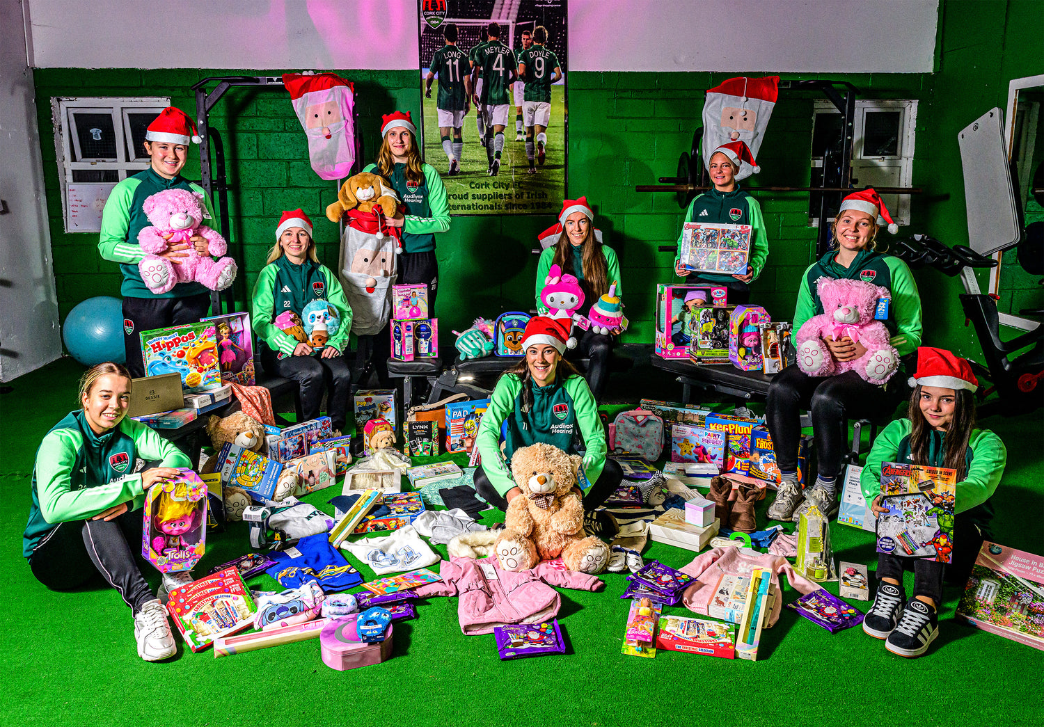 Women's Team Donate Gifts to Cuanlee Refuge